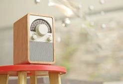 Discount 🔔 Table Top Wooden Radio by Sangean America, Inc. 💯